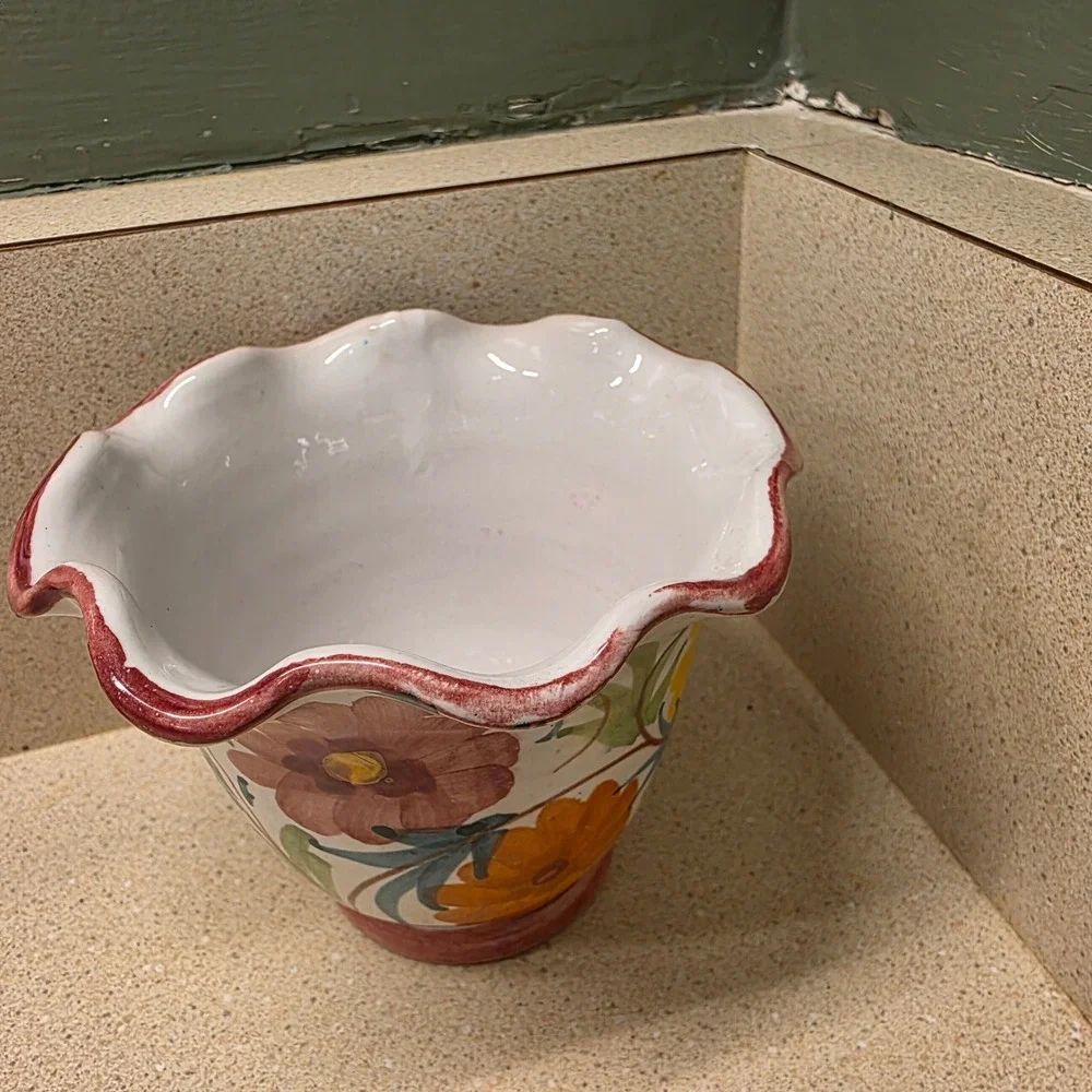 Italy Hand Painted Ceramic Bud Vase & Planter Set Floral Ruffled Majolica 2pc‎
